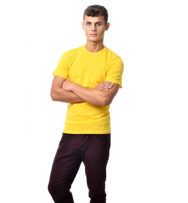 Желтые мужские футболки