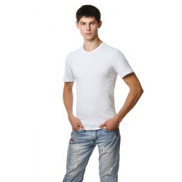 Белая мужская футболка , круглый ворот Белая мужская футболка , круглый ворот